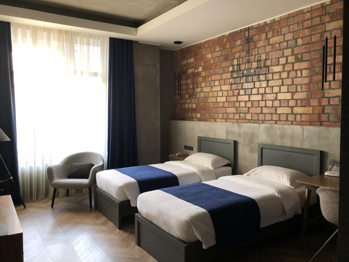 Bugu Hotel Bishkek Ngoại thất bức ảnh